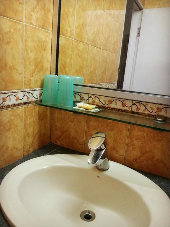 Istana Monaco Hotel タワウ 部屋 写真